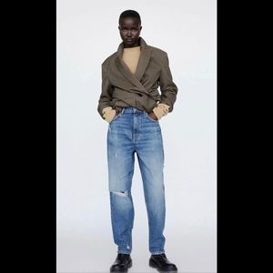 ZARA Z1975 Ripped mom fit jeans.